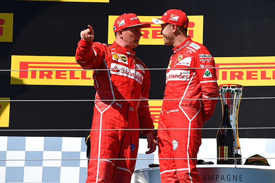 "Sem se envolver em política, Raikkonen é o melhor companheiro de equipe" diz Vettel