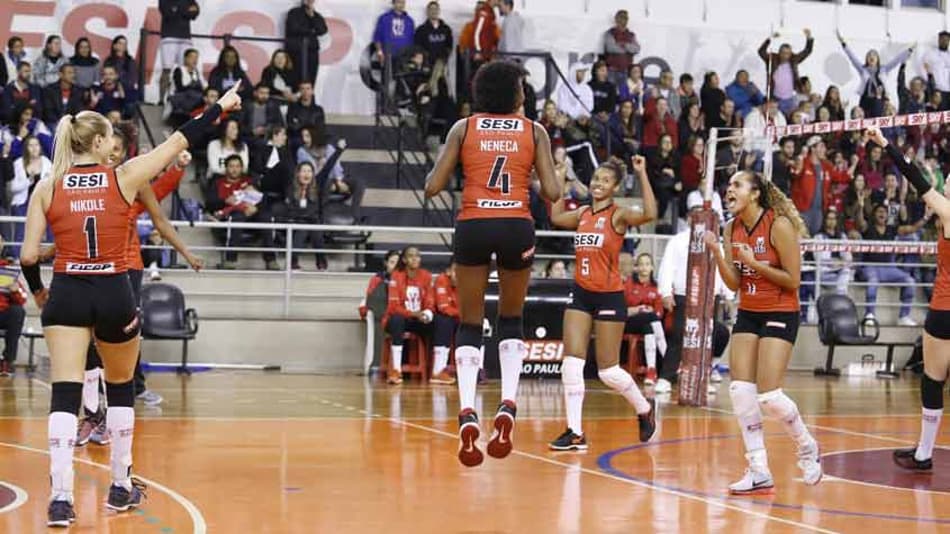 Sesi-SP fatura Taça Ouro e se mantém na Superliga feminina