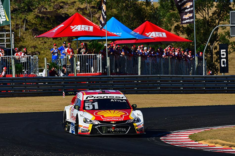 Felipe Fraga e Átila Abreu vencem na estreia da Stock Car no Velo Città