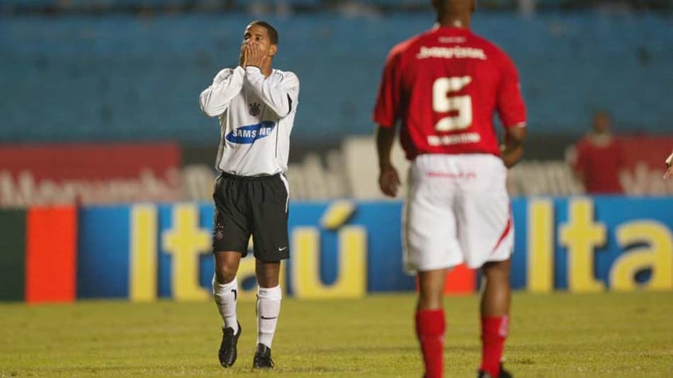 Dá para salvar? Relembre times com situação parecida do São Paulo