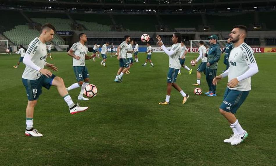 Contra o Barcelona, Palmeiras joga o futuro no ano e sua tranquilidade