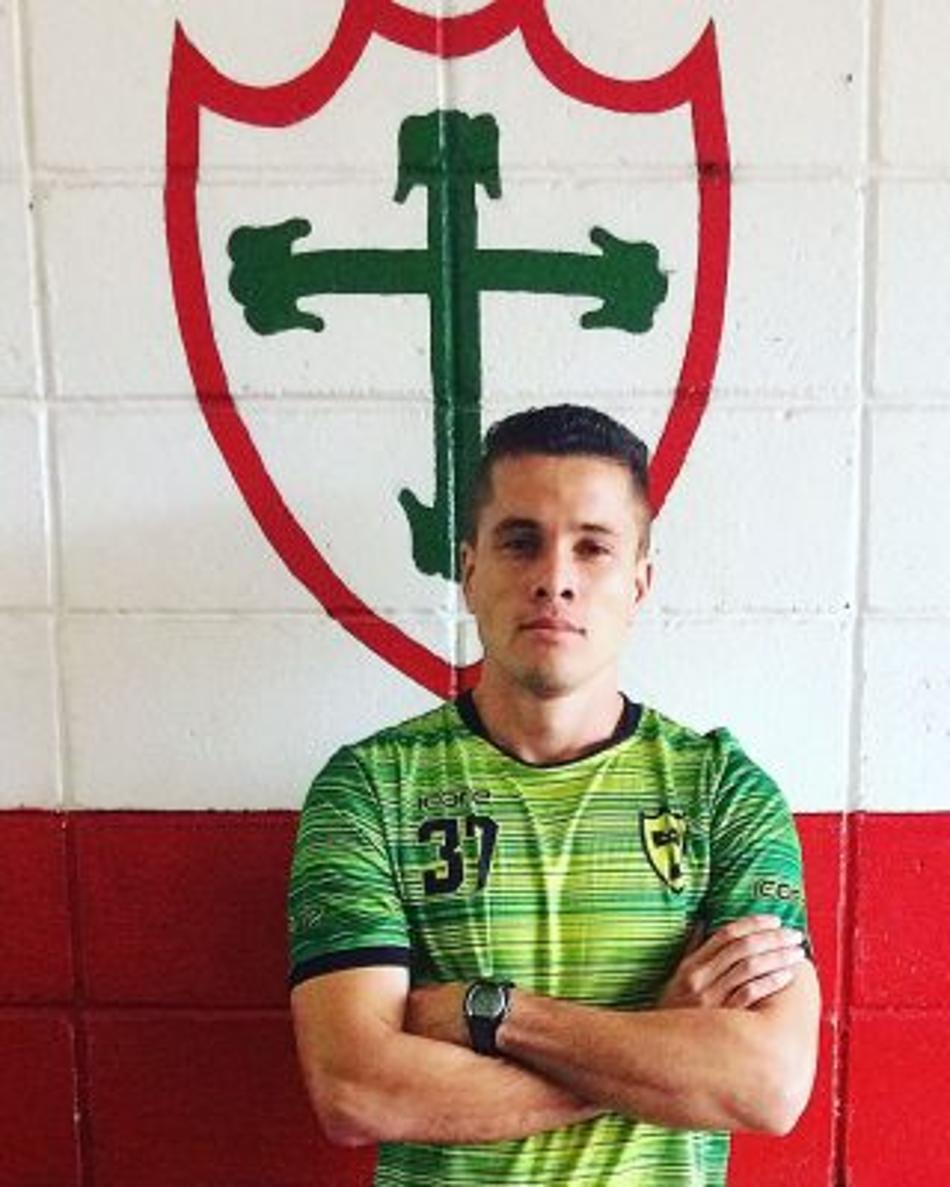 Portuguesa anuncia contratação de jovem zagueiro