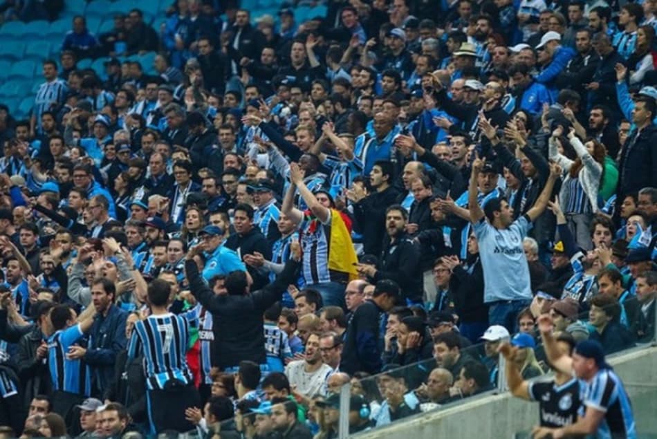 Torcedor gremista sofre infarto e morre durante jogo contra o Godoy Cruz