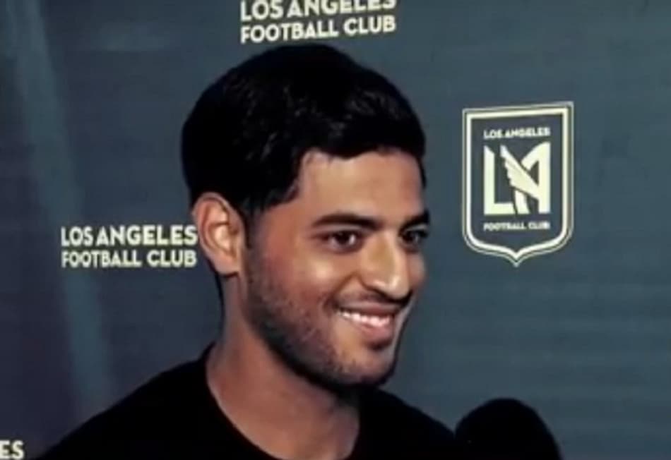 Vela não fugiu da resposta sobre compatriotas que atuam em rival na MLS