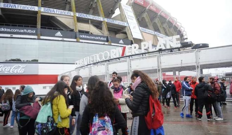 Sede e estádio do River Plate são alvos de ameaça de bomba