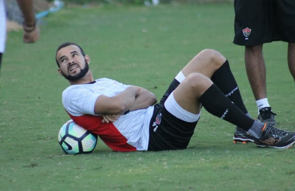 Depois de longo tempo de ausência, jovem do Vitória já projeta retorno