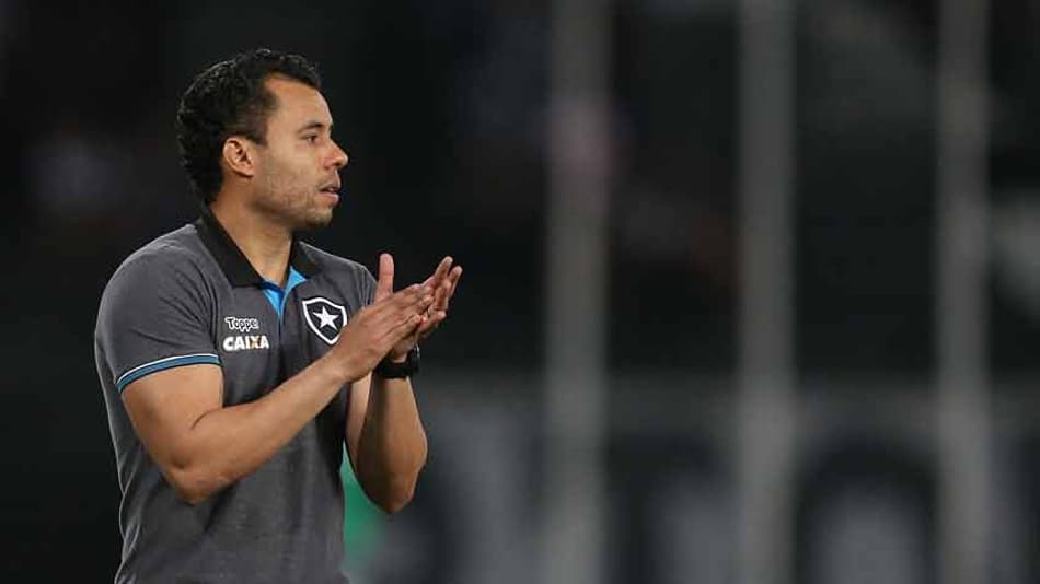 Jair exalta pênaltis defendidos: ‘Se você vai bater, olha o Gatito…’