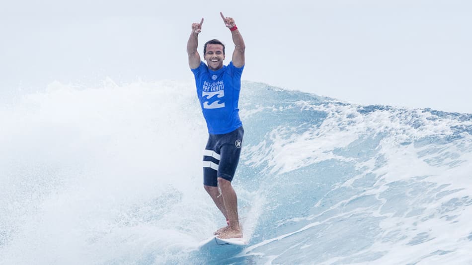 Na briga! Julian Wilson vence na França e embola Mundial de Surf