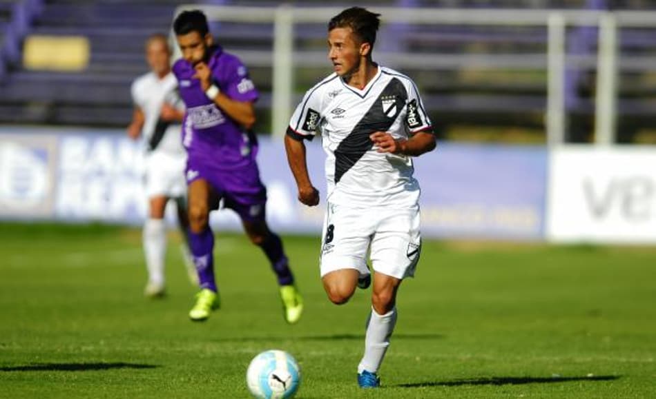 River Plate perto de contratar meio-campo uruguaio de 19 anos