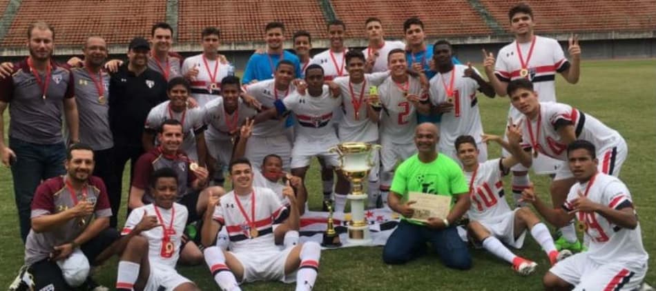 Blog da base: São Paulo conquista a Salvador Cup, oitava taça de Cotia no ano