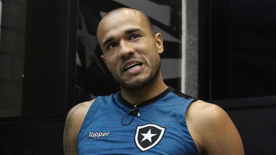 Roger é o artilheiro do Botafogo na temporada&nbsp;