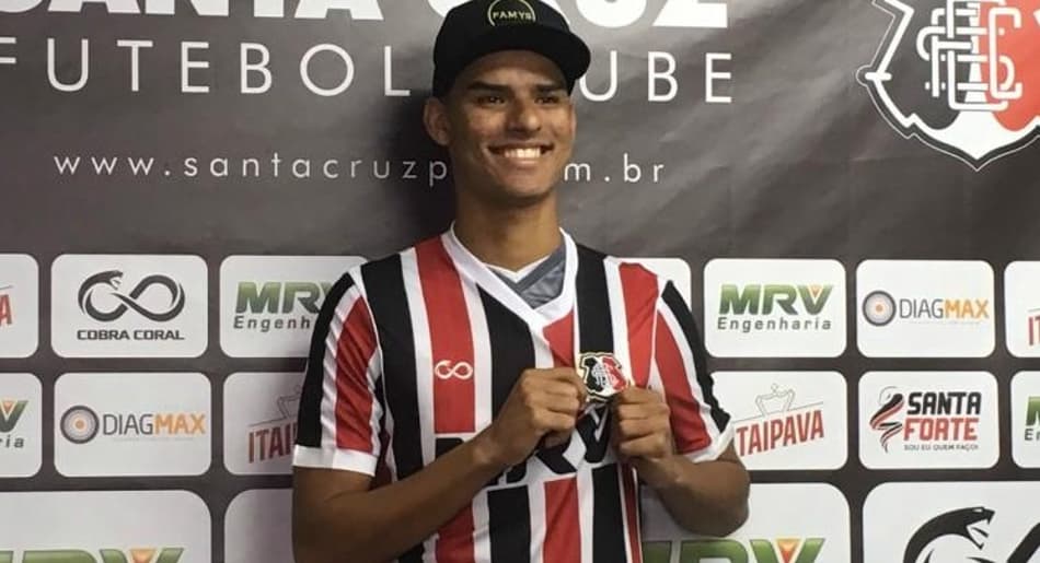 Versátil, Pachu destaca foco para crescer no Santa Cruz