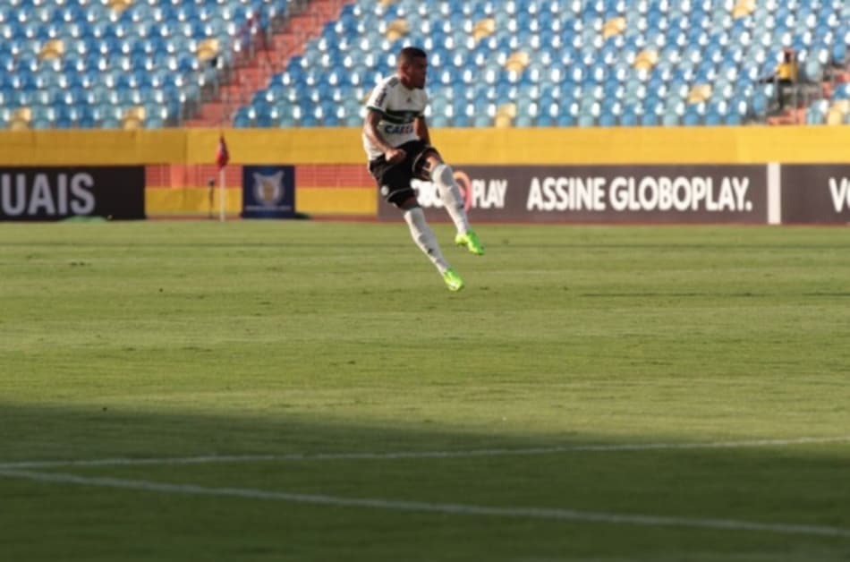 Carleto destaca importância de partida contra o Santos para o Coxa