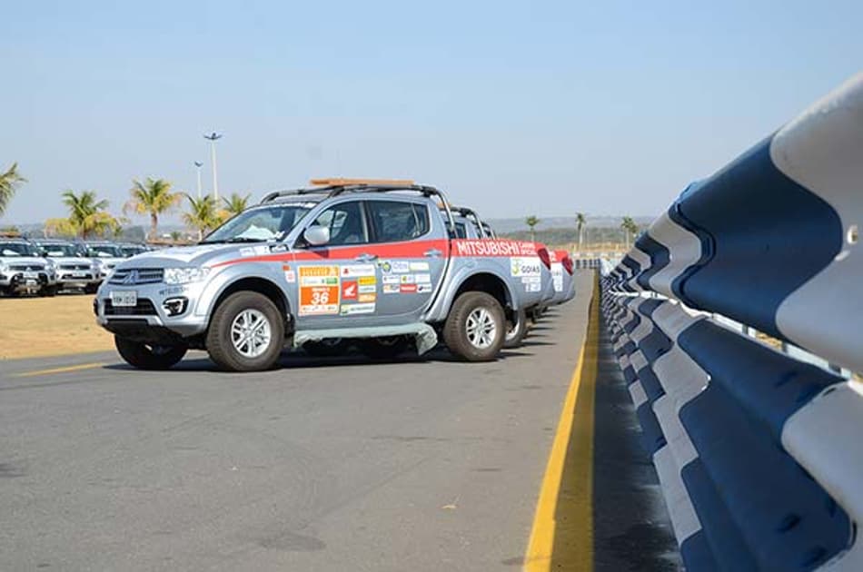 Competidores do Rally dos Sertões chegam cedo a Goiânia para evitar imprevistos antes da largada