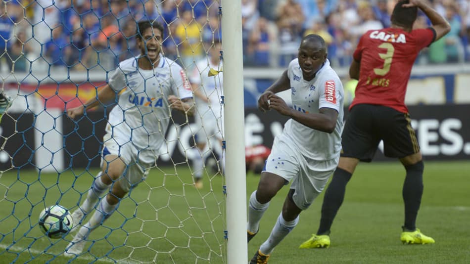 Jogadores do Cruzeiro exaltam confiança após vitória sobre o Sport