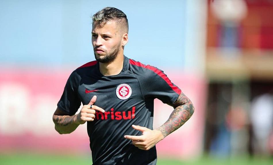 Uruguaio pode ser baixa do Inter para próximo compromisso
