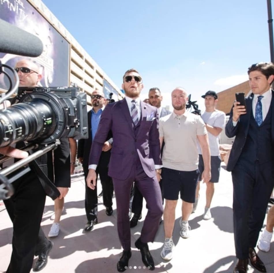 McGregor provoca Mayweather: ‘Deveria ter me deixado no MMA’