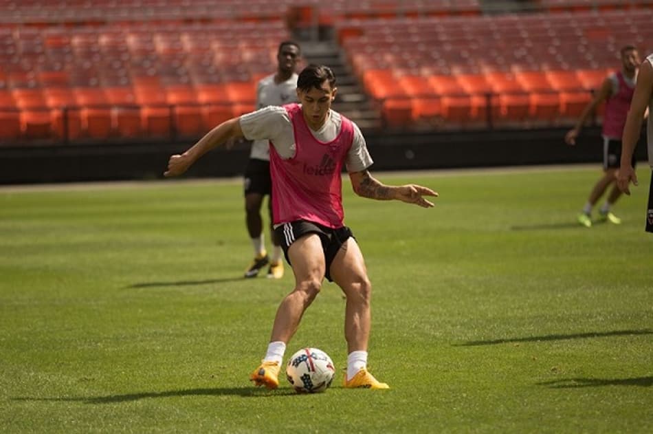 Atacante que joga na MLS é cortado da convocação da Bolívia