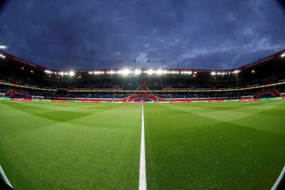 LANCE! Rápido: Escândalo e prisão no PSG e possível retorno de brasileiro ao Barcelona. Assista!