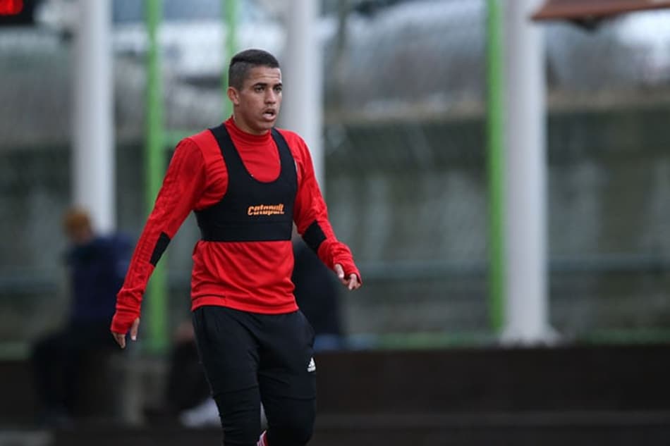 Mesmo com missão complicada, Rômulo ainda acredita em título na Coreia do Sul