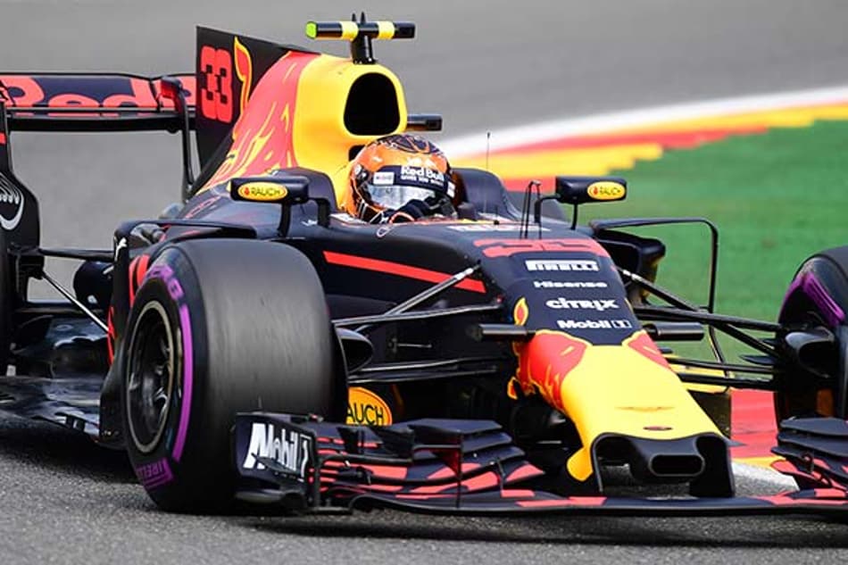 Red Bull: Verstappen diz que está "mais rápido" que Ricciardo