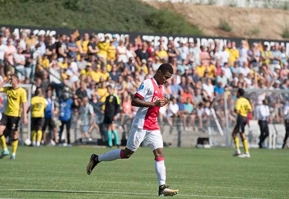 David Neres faz golaço, e Ajax ganha a segunda no Campeonato Holandês