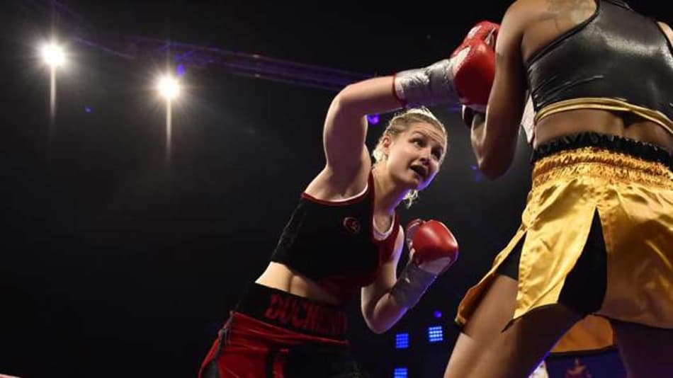 Campeã mundial de boxe morre aos 26 anos