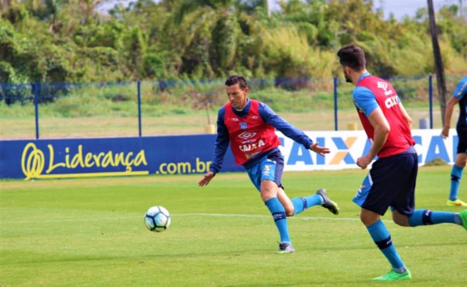 Zagueiro do Avaí acredita no bom retrospecto para deixar a zona de rebaixamento