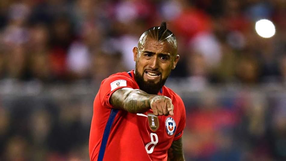 Vidal faz gol contra, e Paraguai surpreende Chile em Santiago