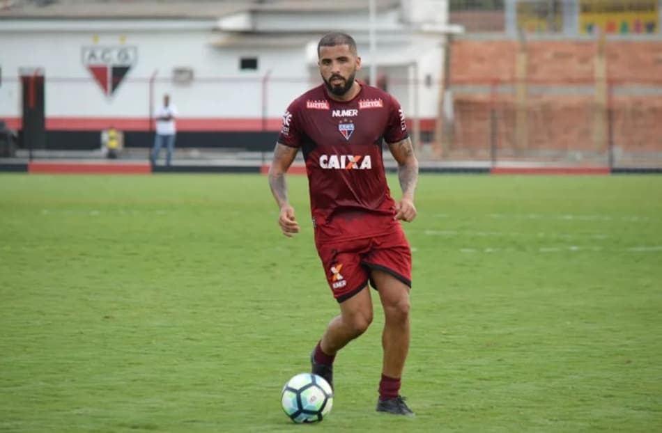 Volante André Castro não ficará no Atlético-GO em 2018