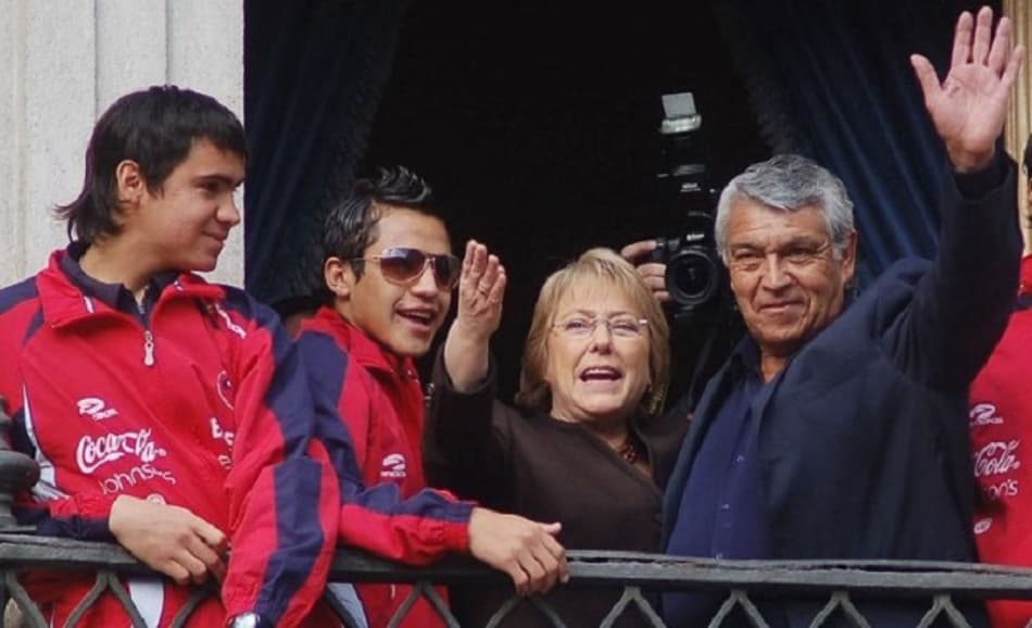 Opinião de ex-treinador do Chile sobre astros locais é bem crítica