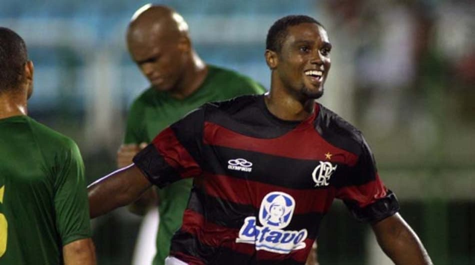 Imagens da carreira de Bruno Mezenga