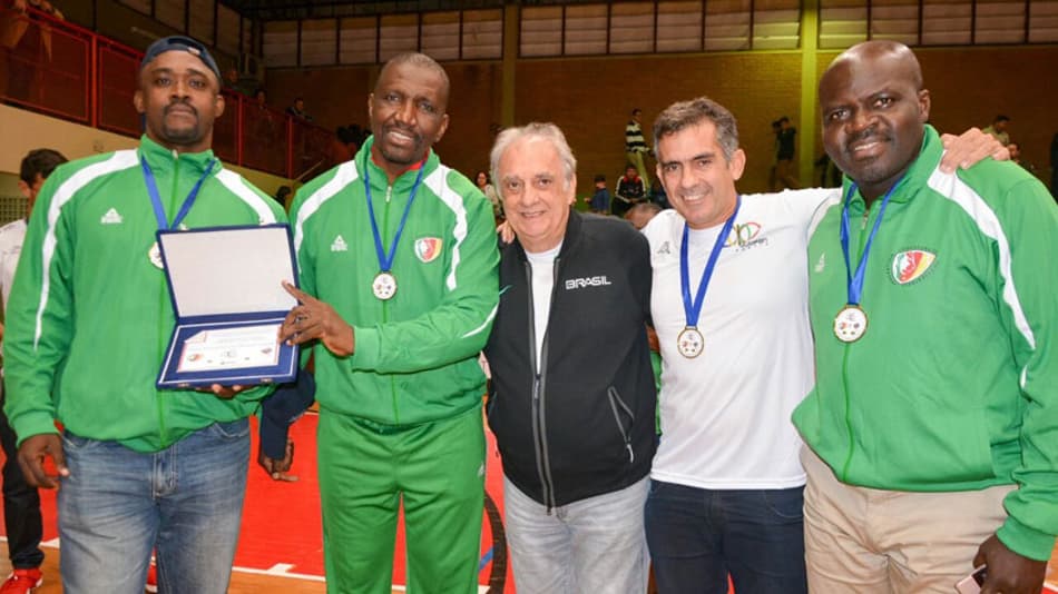 Antônio Carlos Barbosa será o técnico de Camarões na Copa Africana