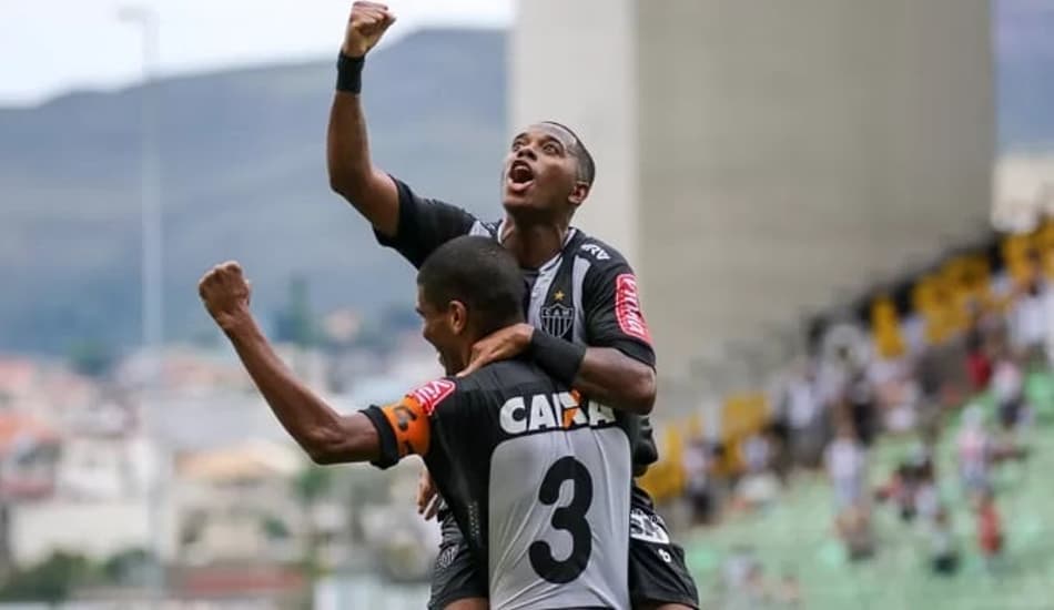 Focado nas eleições presidenciais, Galo adia renovação de Robinho, Leonardo Silva e Rafael Moura