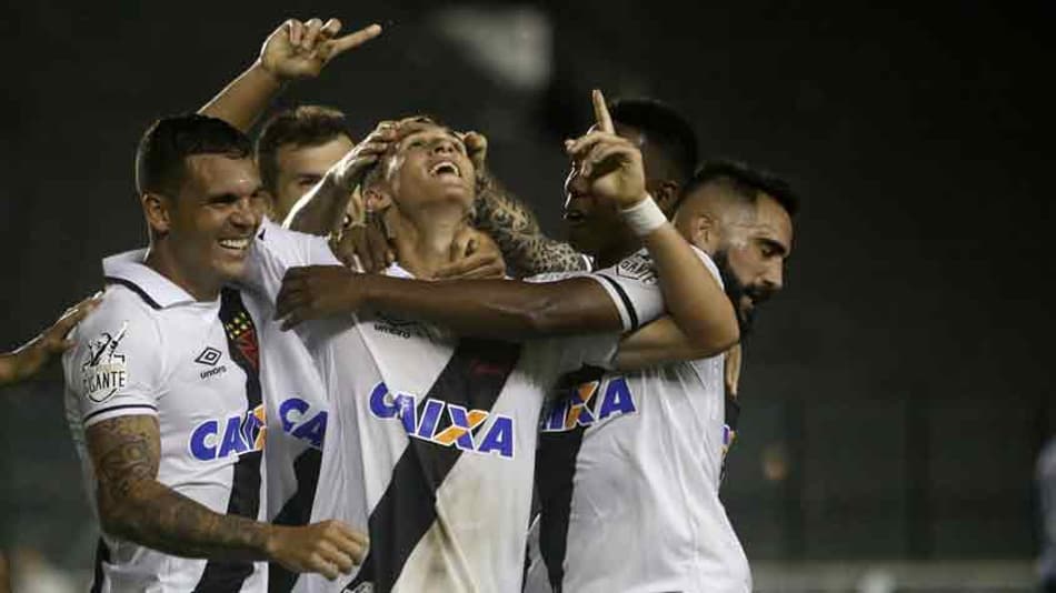 Primeiro gol de Mateus no Vasco marca evolução e cobrança de Zé