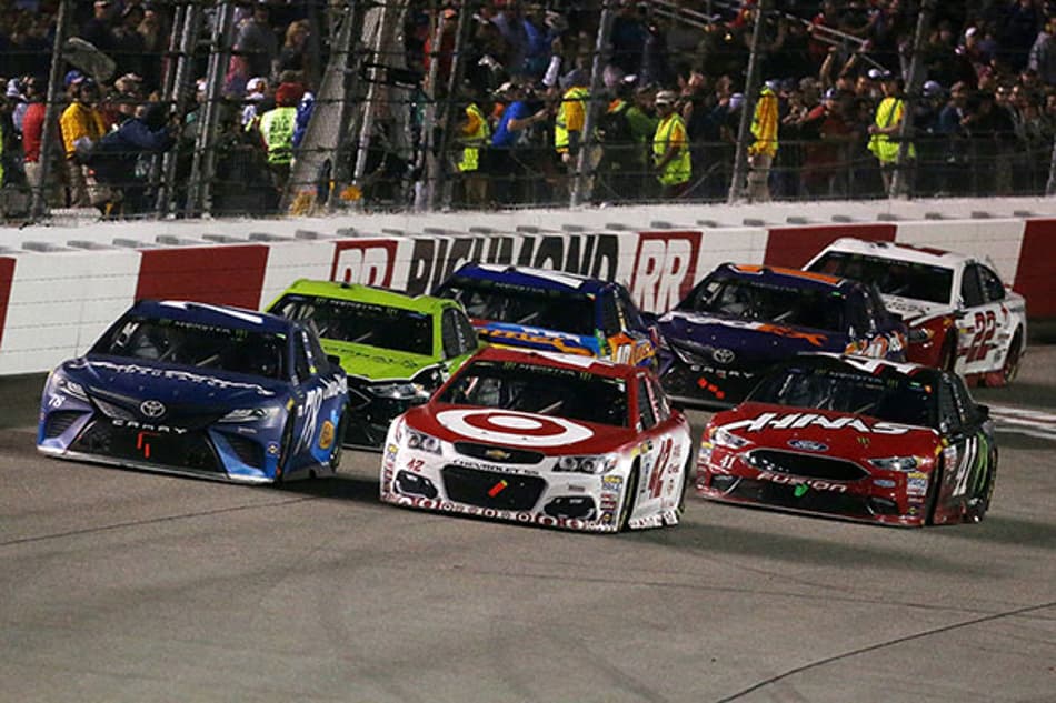 NASCAR: Kyle Larson vence em Richmond antes da fase do playoffs