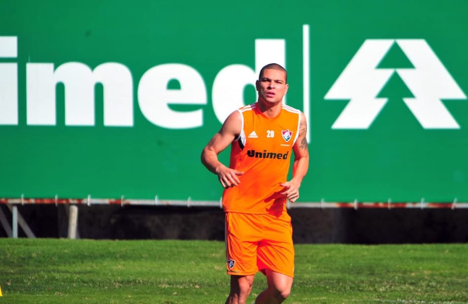 Zagueiro Guilherme Mattis é o novo reforço do Santa Cruz