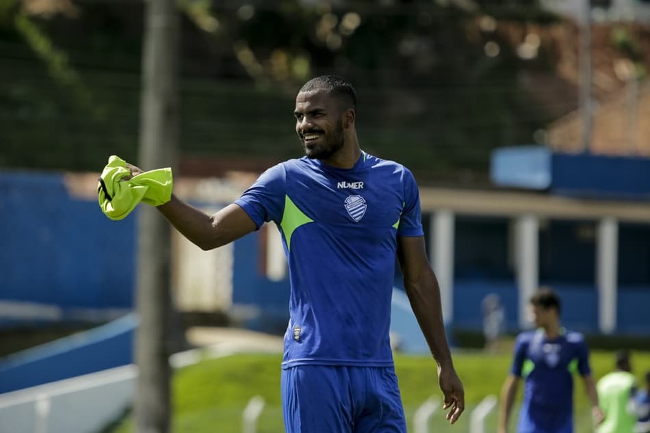 Zagueiro Thales deixa CSA e retorna ao Internacional