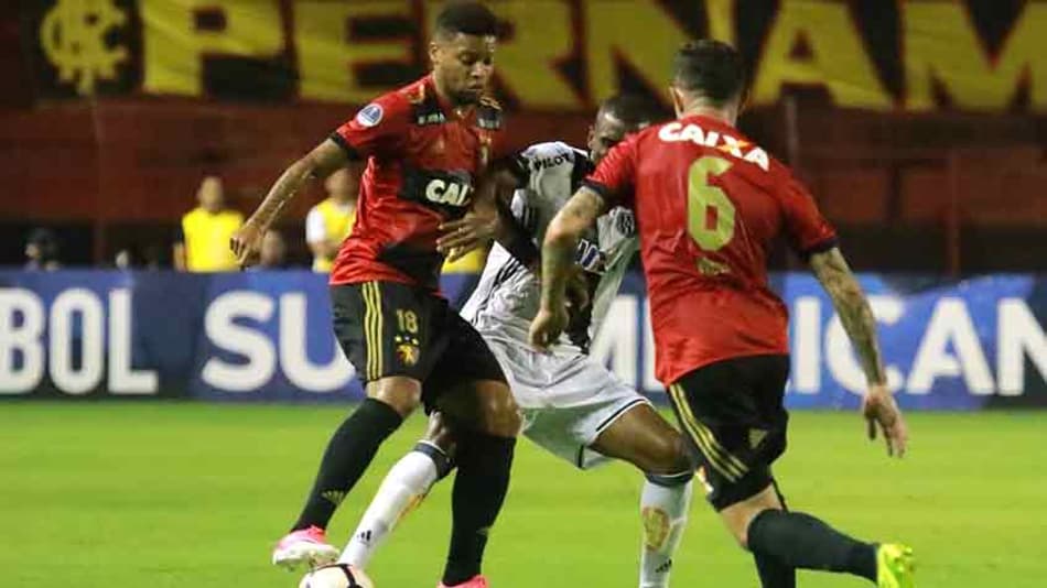 Vanderlei Luxemburgo e André comemoram o fim do jejum de vitórias do Sport