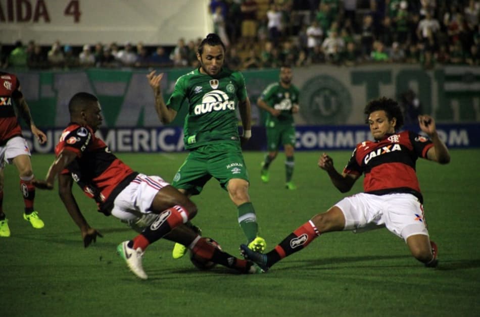 Apodi elogia atuação da Chape contra o Fla, mas pede atenção da equipe nos próximos jogos do Brasileirão