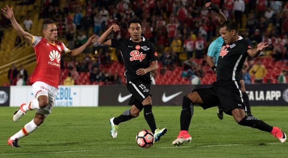 Libertad avança na Sul-Americana e aguarda por Corinthians ou Racing