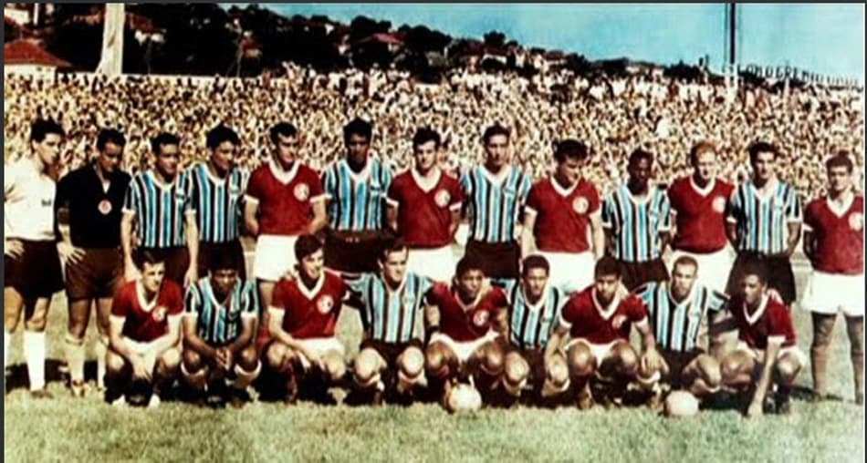 Internacional parabeniza Grêmio pelos 114 anos na rede social