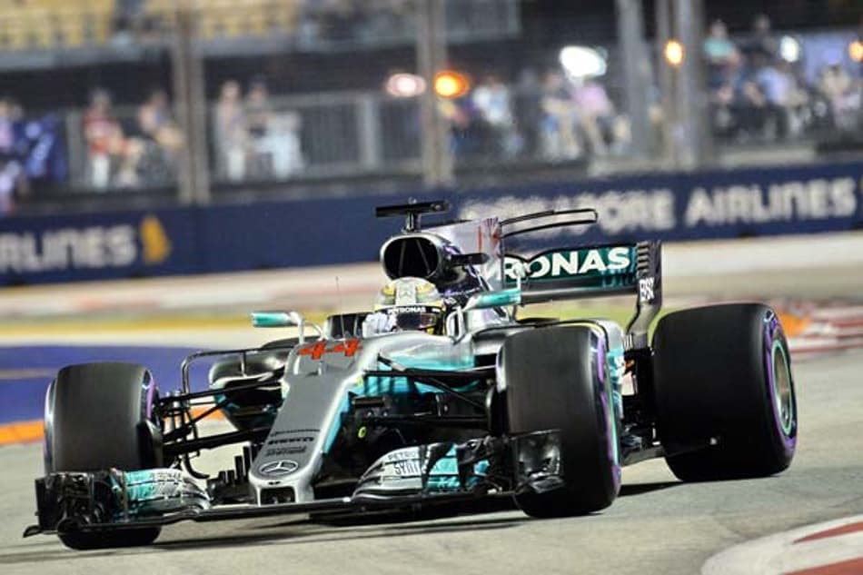 Hamilton vence o GP de Cingapura e abre caminho para o título