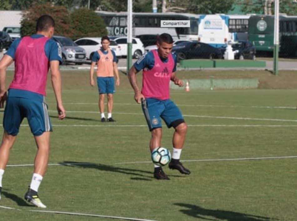 Lateral do Coritiba confia em um bom resultado contra o Palmeiras