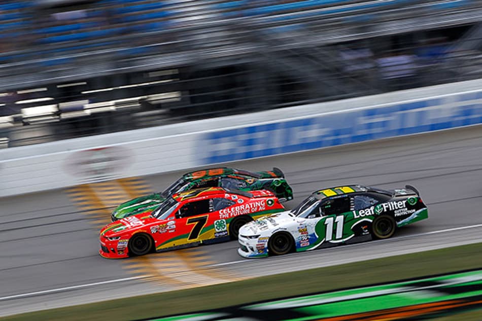 NASCAR Xfinity: Justin Allgaier supera Kyle Larson no fim e vence em Chicago