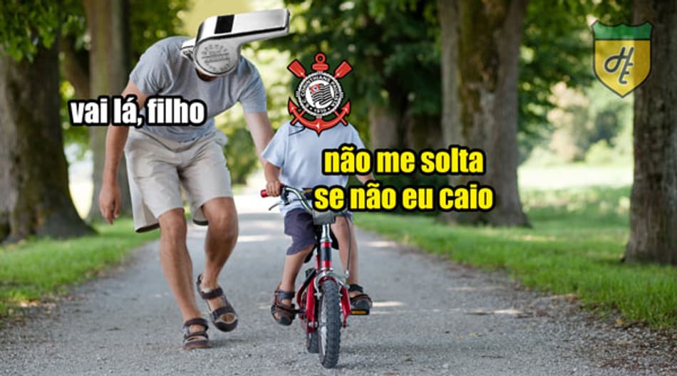 Gol de braço de Jô rende piadas na internet