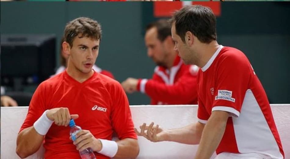 Sem Federer e Wawrinka, Suíça vira e se mantém no Grupo Mundial