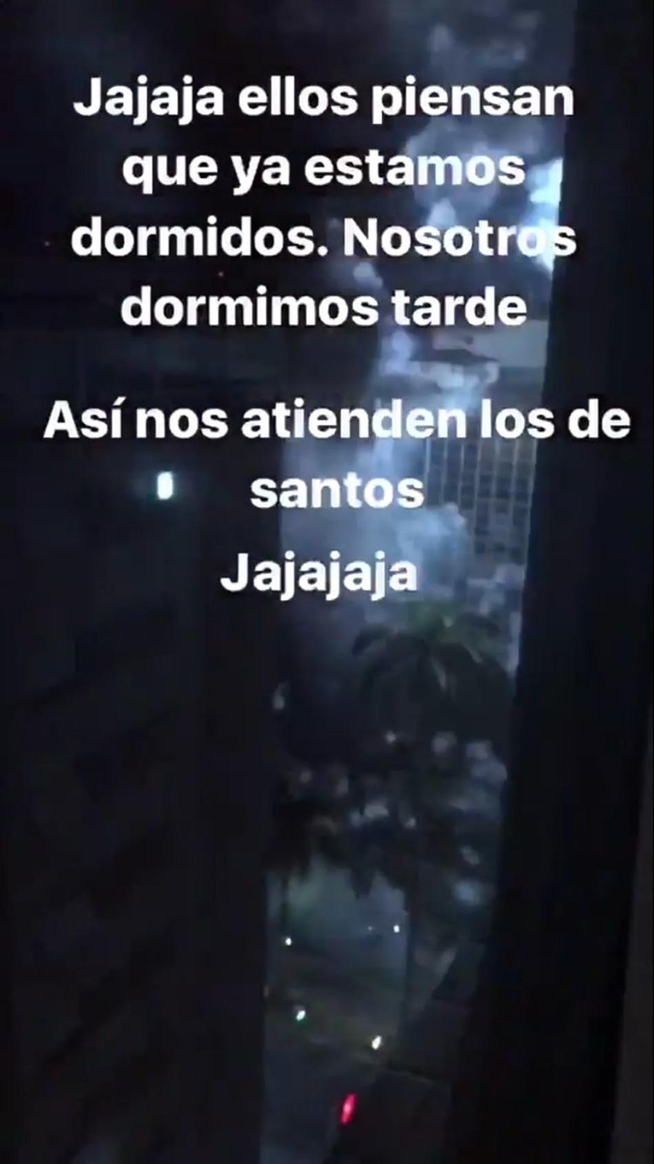 Santistas fazem foguetório em hotel, e goleiro do Barcelona ironiza