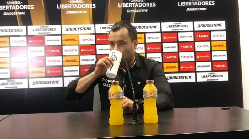 ‘Dor’, ‘filme’ e orgulho de Jair Ventura após a eliminação do Botafogo