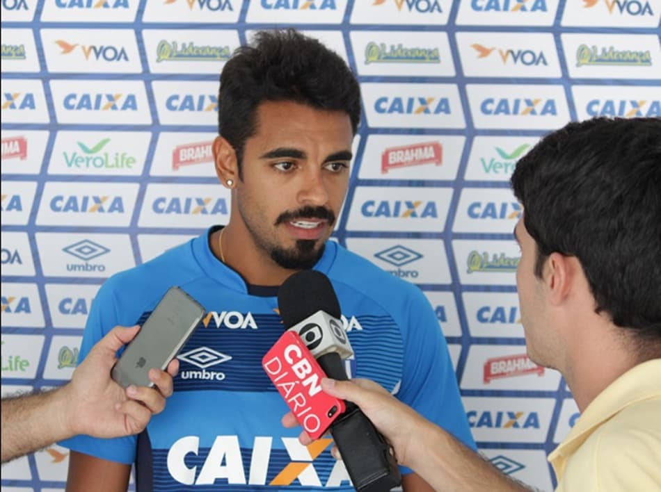 Em boa fase, Júnior Dutra acredita na vitória do Avaí sobre o Flamengo